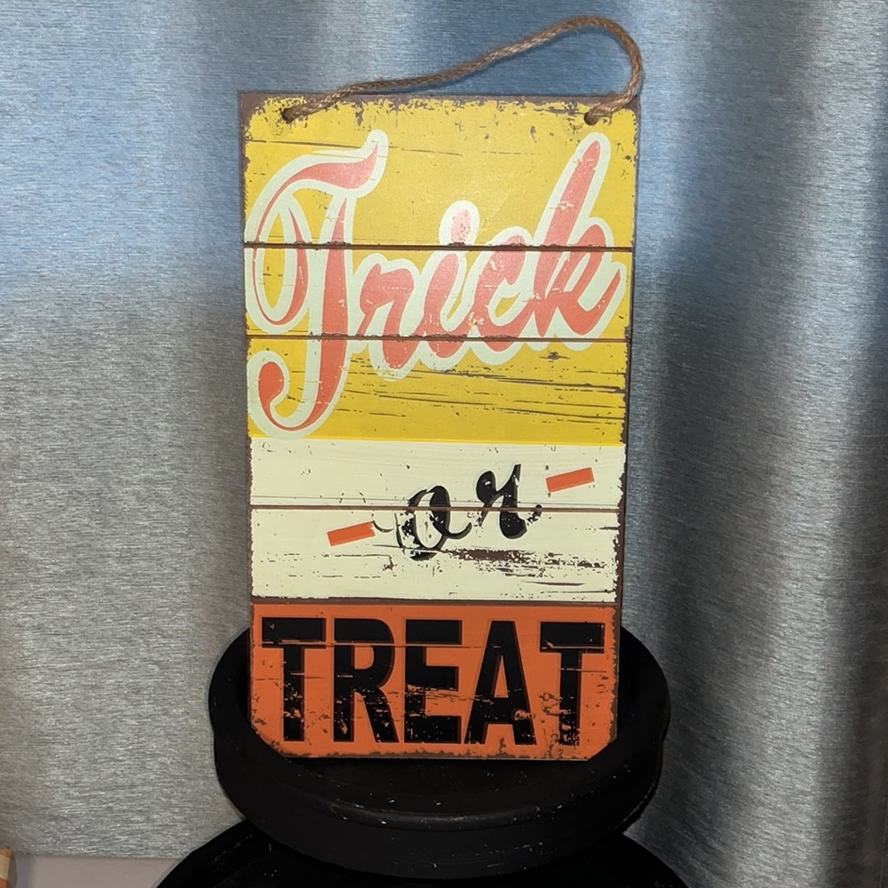 Kirklands trick or treat wood Sign
